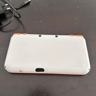 Nintendo 2DS XL Naranja y Blanca