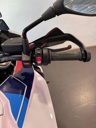 BMW S1000XR (2025)