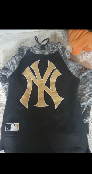 Sudadera Yankees Negra y Dorada