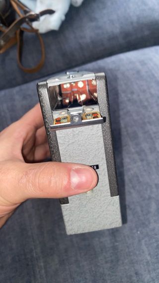 Cámara Yashica 8-ES 1968 con funda