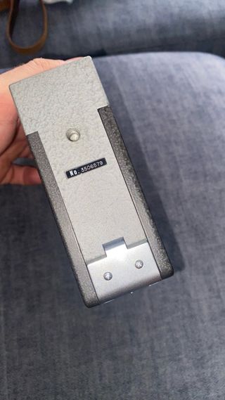 Cámara Yashica 8-ES 1968 con funda