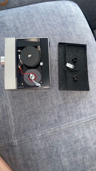 Cámara Yashica 8-ES 1968 con funda