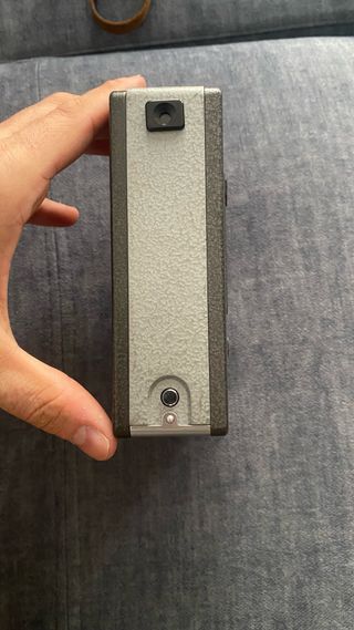 Cámara Yashica 8-ES 1968 con funda