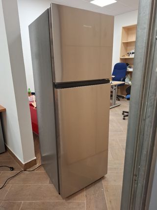 Nevera Hisense 15 días de uso 170x59 cm