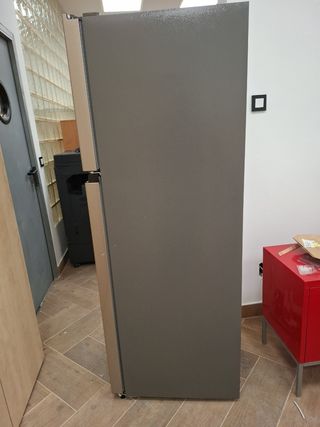 Nevera Hisense 15 días de uso 170x59 cm