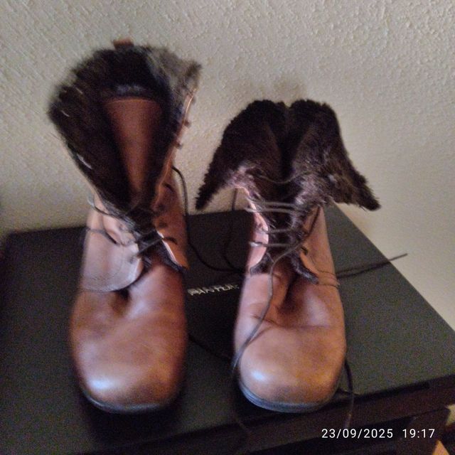 Botines Hispanitas piel forrados talla 42