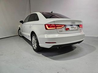 Audi A3 Sedan 1.6 TDI 105cv Attraction