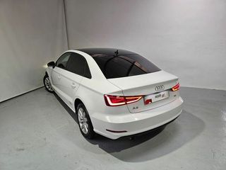 Audi A3 Sedan 1.6 TDI 105cv Attraction