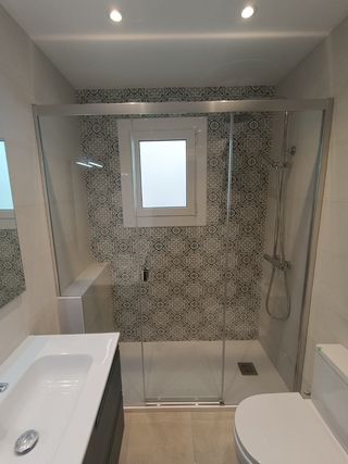 INSTALADOR DE MAMPARAS DE BAÑO
