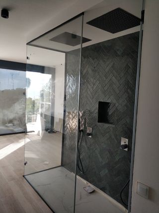 INSTALADOR DE MAMPARAS DE BAÑO