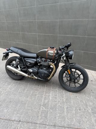 Triumph Speed Twin 900 2023 - como nueva 