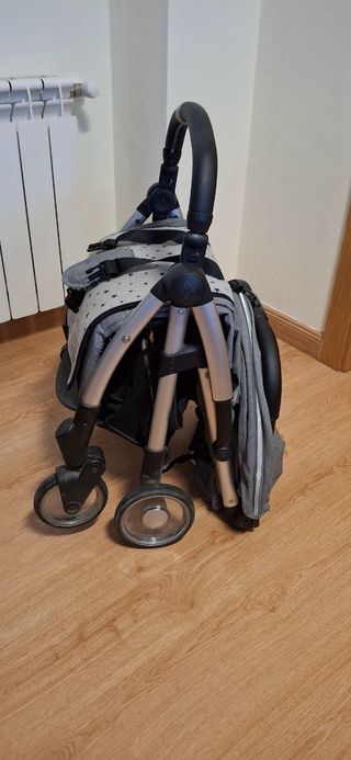 Silla de paseo plegable gris