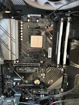 Placa Base ASRock X570 Phantom Gaming 4 AMD