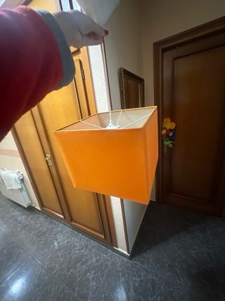 Lámpara de pantalla naranja