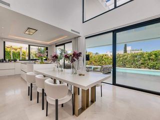 Chalet en alquiler en Los Naranjos - Las Brisas en Marbella