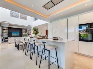 Chalet en alquiler en Los Naranjos - Las Brisas en Marbella