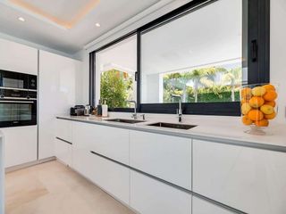 Chalet en alquiler en Los Naranjos - Las Brisas en Marbella
