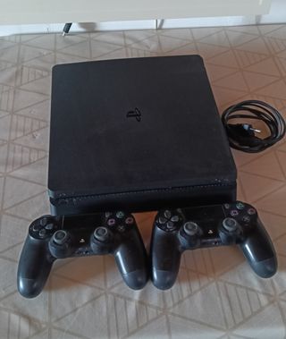 PS4 Negra 500gb + 2 Mandos