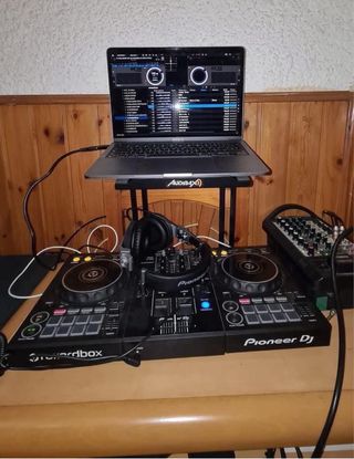 Controlador DJ Pioneer + MacBook Pro 13 M2