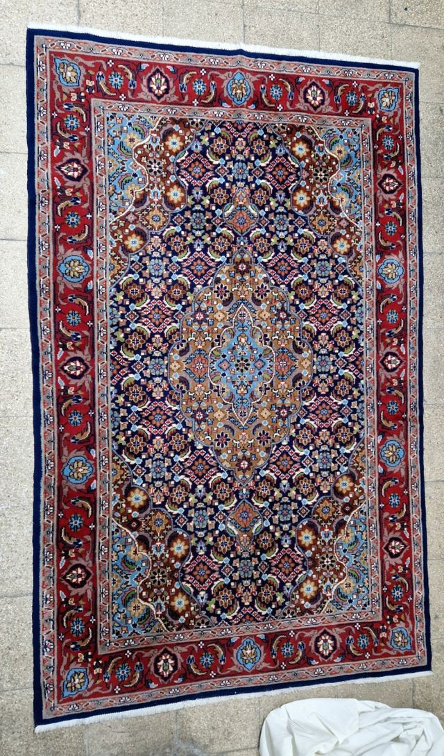 Alfombra Persa Azul y Roja