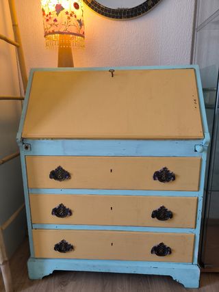 Lote Muebles Varios: Armarios, Cómoda, vitrinas