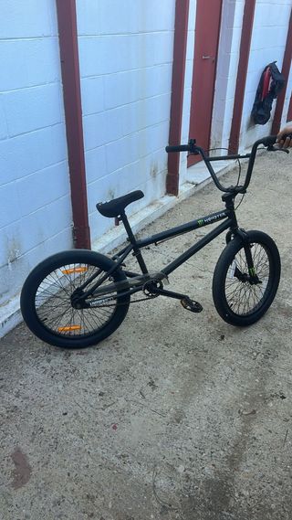 Bicicleta BMX 360 Monster Negra