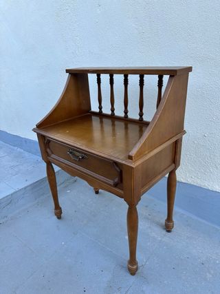 Mesita rústica vintage de madera