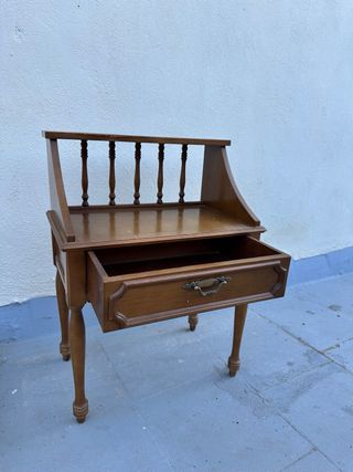 Mesita rústica vintage de madera