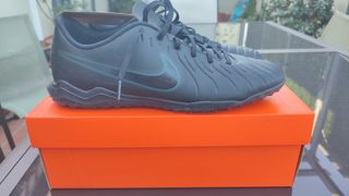Botas de fútbol multitaco negras