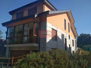 Chalet en alquiler en Universidad en Ourense