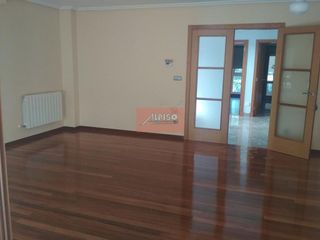 Chalet en alquiler en Universidad en Ourense