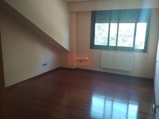 Chalet en alquiler en Universidad en Ourense