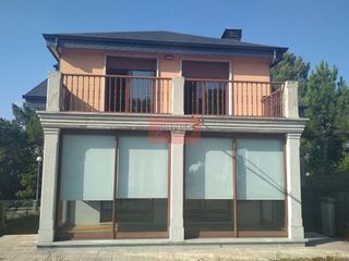 Chalet en alquiler en Universidad en Ourense