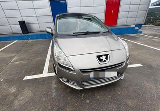 Peugeot 5008 2011