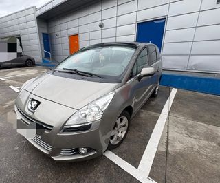 Peugeot 5008 2011