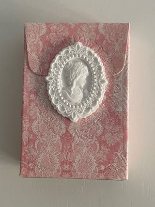 Barra de Labios Lace Embossed Western Antique Matt