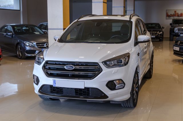 Ford Kuga 1.5 EcoB. S&S ST-Line 4x4 Aut. 176