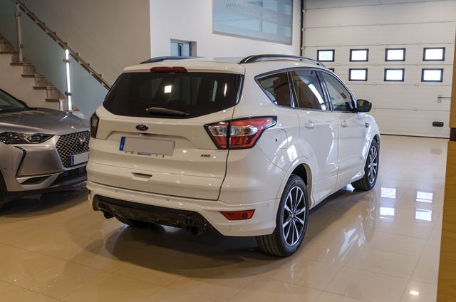 Ford Kuga 1.5 EcoB. S&S ST-Line 4x4 Aut. 176
