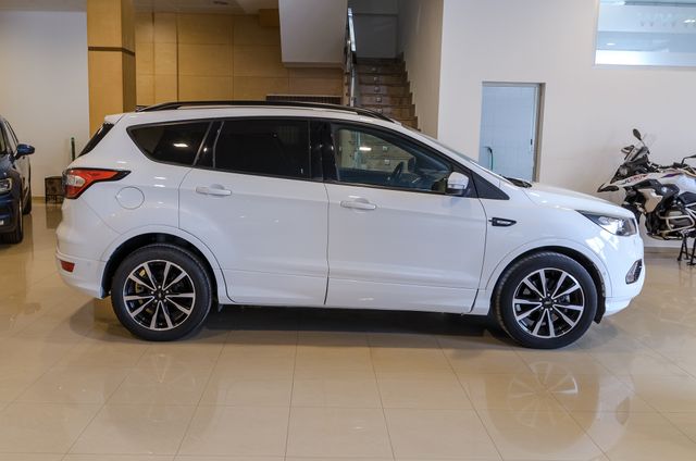 Ford Kuga 1.5 EcoB. S&S ST-Line 4x4 Aut. 176