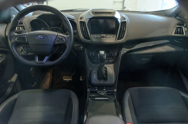 Ford Kuga 1.5 EcoB. S&S ST-Line 4x4 Aut. 176