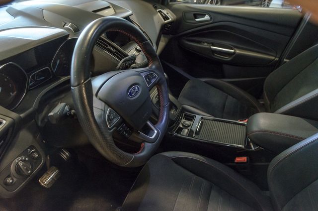 Ford Kuga 1.5 EcoB. S&S ST-Line 4x4 Aut. 176