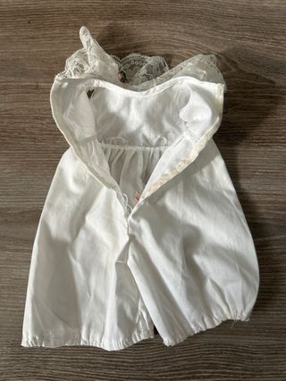 Mono/Vestido Blanco Muñeca Famosa 150 nancy