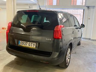Peugeot 5008 2010
