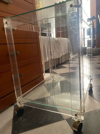 Mesa camarera acrílico y cristal con ruedas