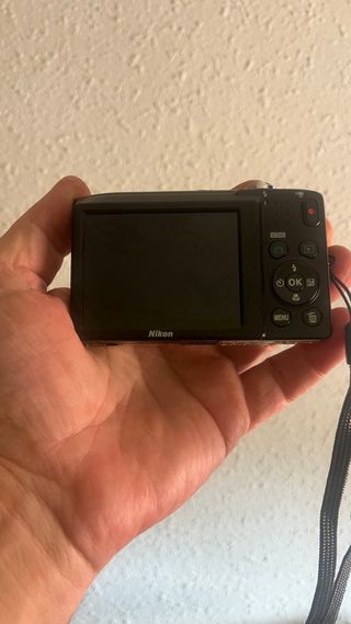 Cámara Nikon COOLPIX S2600 Plata