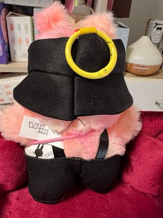 Labubu vestito con cappello e borsa