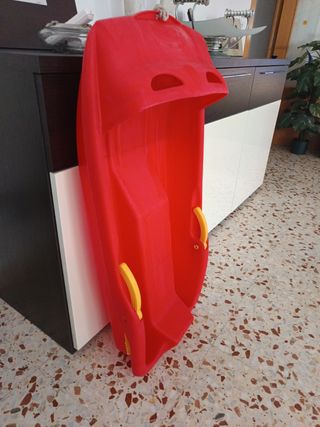 Trineo rojo para nieve
