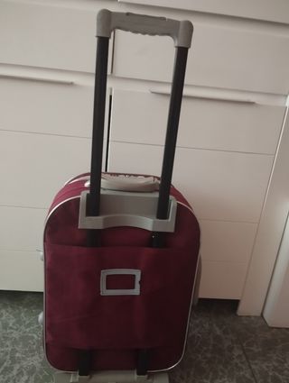 Maleta de mano roja