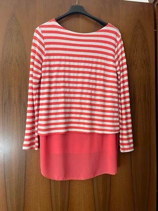 Maglia a righe color rosa corallo e bianco