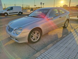 Mercedes-Benz Clase C 2004
